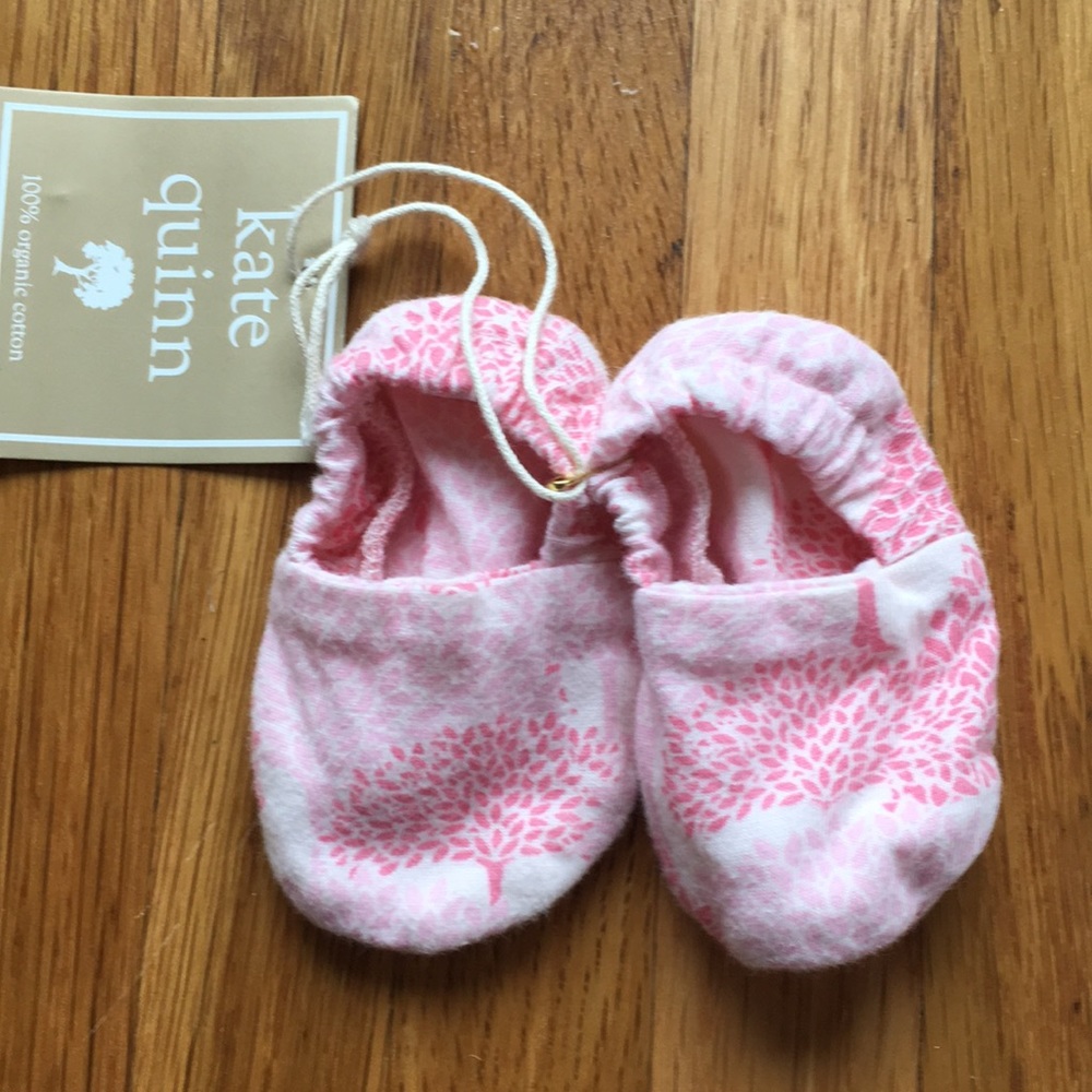 Infant NWT organic cotton booties pink trees